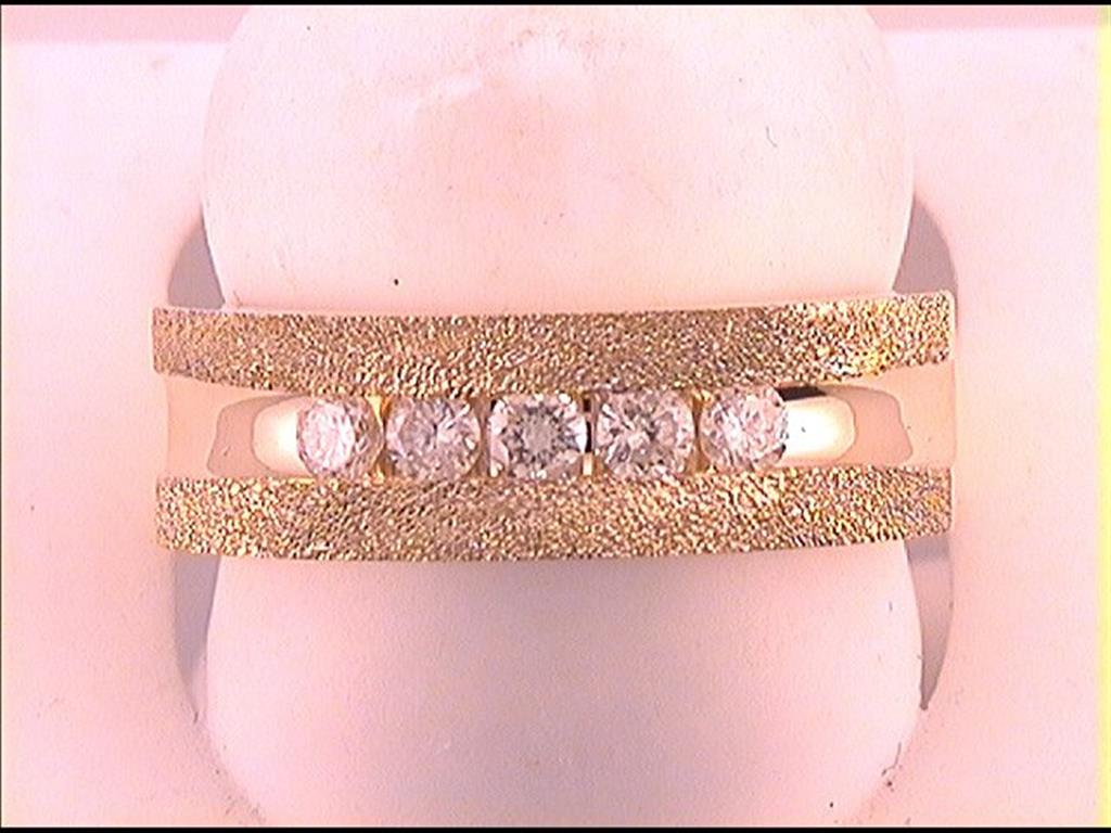 Image of ID 1 14k Yellow Gold Round Diamond Wedding 5-Stone Band Ring 1/2 Cttw