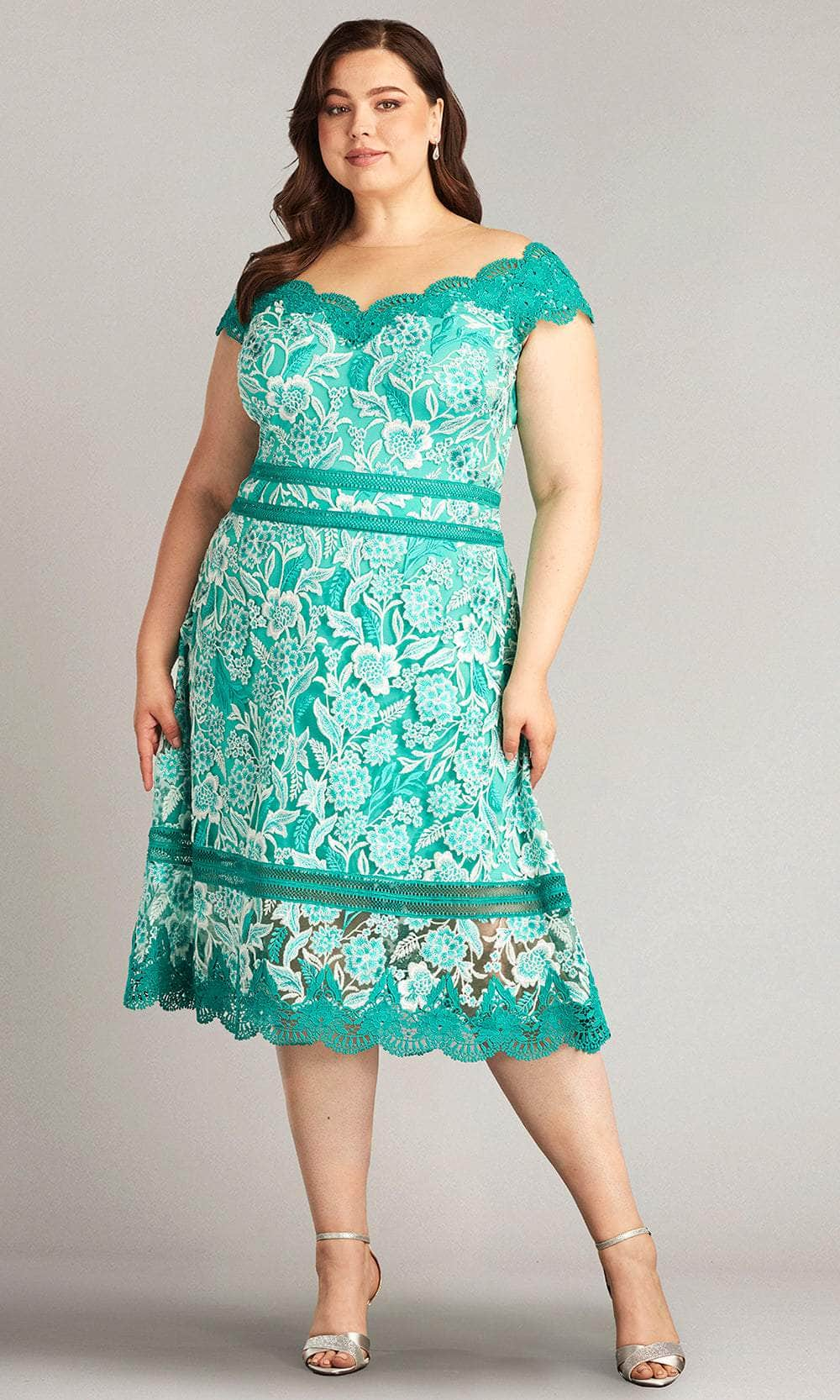 Image of Tadashi Shoji CDP18113MDQ - Nance Scalloped Lace Dress - PLUS SIZE